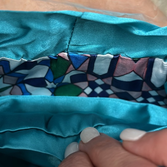 Moroccan Oil robe - Picture 3 of 4